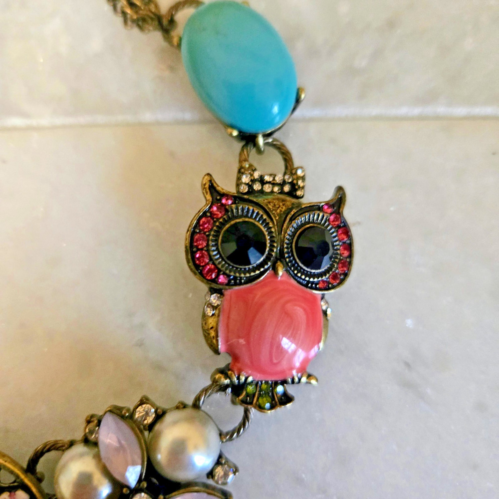 Vintage Betsey Johnson owl necklace with pearls crystals rose Bronze signed - Picture 11 of 13